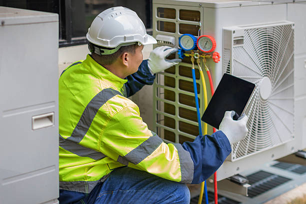 Professional Hvac technician working in Inver Grove Heights, MN